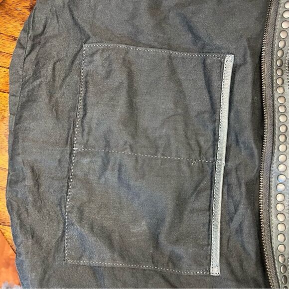 Grey leather satchel 🖤 adjustable Crossbody strap 🖤 EXCELLENT CONDITION - Picture 6 of 6